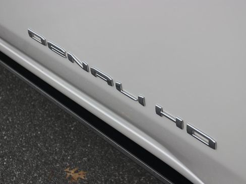 Used 2023 GMC Sierra 3500 Denali w/ Denali Ultimate Package image 11