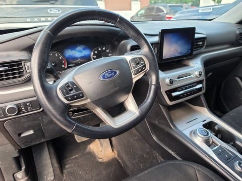 Used 2022 Ford Explorer XLT w/ Class IV Trailer Tow Package AWD/4WD image 4