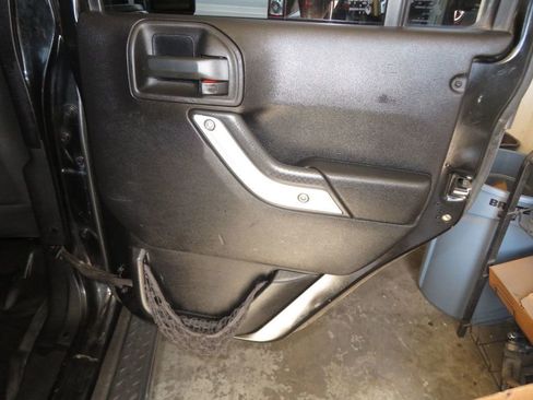 Used 2012 Jeep Wrangler Unlimited Sahara w/ Mopar Chrome Edition Group image 26