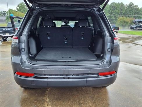 New 2025 Jeep Grand Cherokee Limited w/ Black Appearance Package image 19