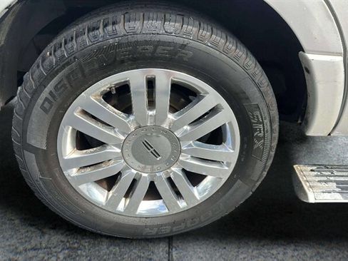 Used 2012 Lincoln Navigator 4WD image 33