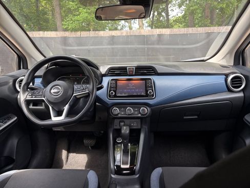 Used 2025 Nissan Versa SV FWD image 31