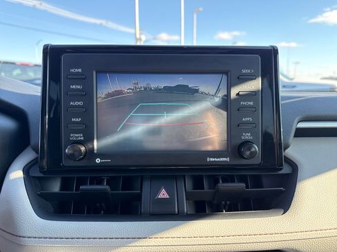 Used 2020 Toyota RAV4 XLE w/ Convenience Package image 24