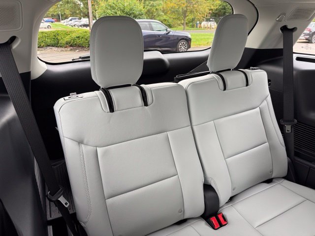 Used 2026 Ford Explorer Platinum w/ LUX Leather Package AWD/4WD image 34