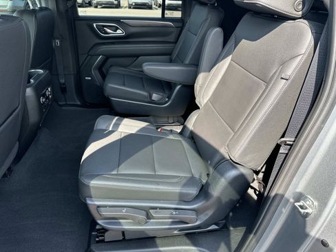 Certified 2023 Chevrolet Suburban LT w/ Luxury Package AWD/4WD image 11