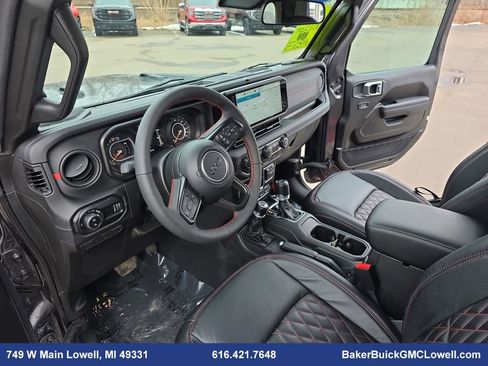 Used 2024 Jeep Gladiator Rubicon w/ Convenience Group image 15