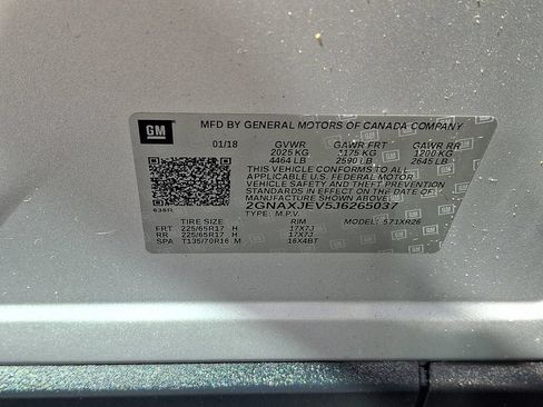 Used 2018 Chevrolet Equinox LT FWD image 28