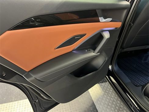 Used 2025 Volkswagen Tiguan SEL R-Line image 11