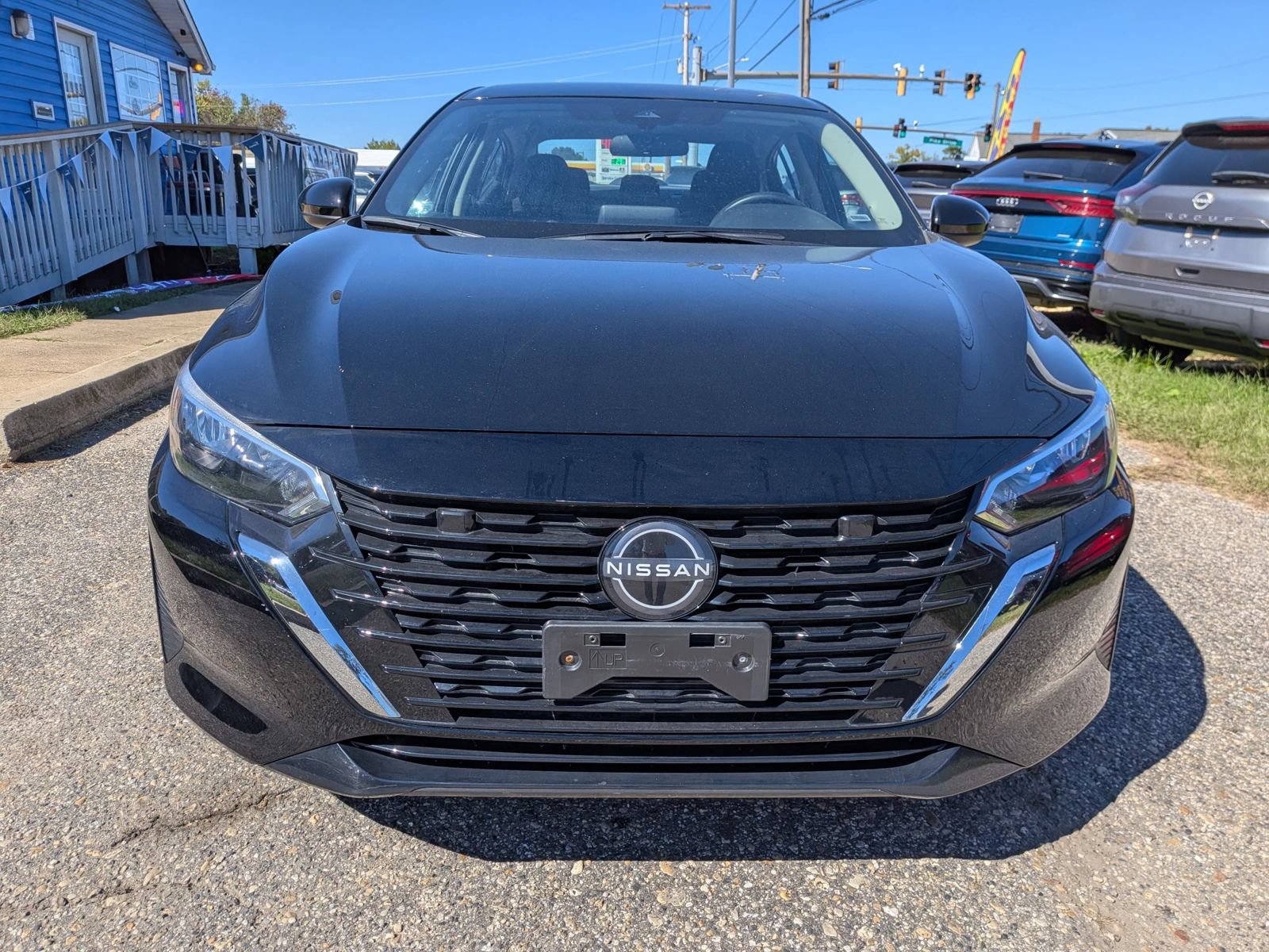 Used 2025 Nissan Sentra SV FWD image 9