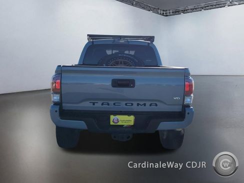 Used 2020 Toyota Tacoma TRD Off-Road w/ TRD Premium Off Road Package image 4