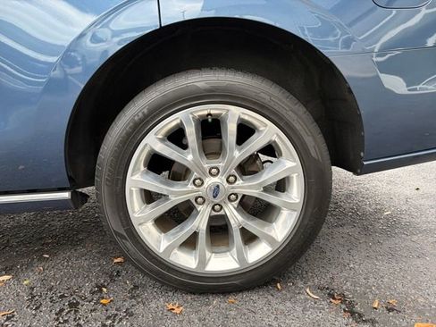 Used 2019 Ford Expedition Platinum image 30