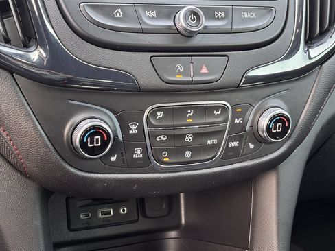 Used 2024 Chevrolet Equinox RS FWD image 17