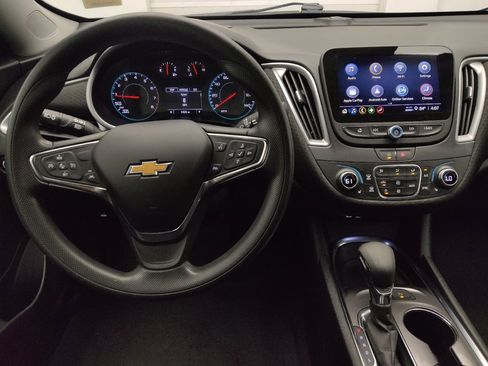 Used 2025 Chevrolet Malibu LT FWD image 21