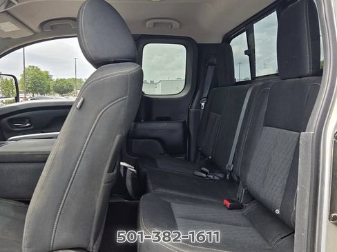 Used 2017 Nissan Titan SV AWD/4WD image 11