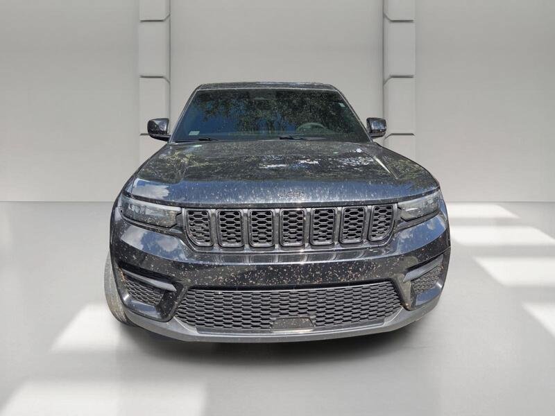 Certified 2024 Jeep Grand Cherokee Altitude AWD/4WD image 2