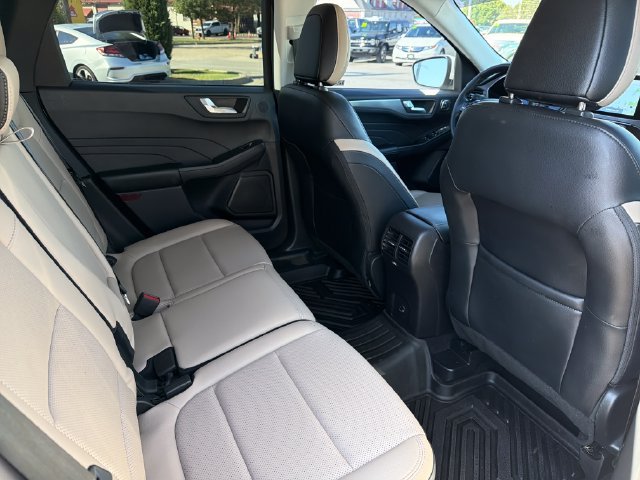 Used 2021 Ford Escape Titanium AWD/4WD image 27
