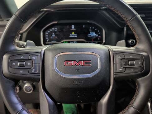 Used 2024 GMC Sierra 1500 AT4 w/ Technology Package AWD/4WD image 8