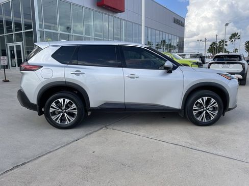 Certified 2021 Nissan Rogue SV image 2