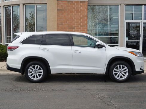 Used 2016 Toyota Highlander LE AWD/4WD image 7