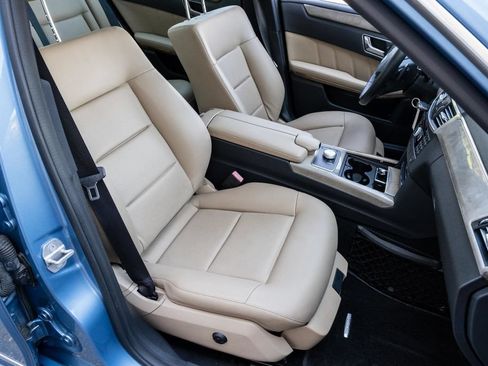Used 2011 Mercedes-Benz E 350 4MATIC Sedan image 30