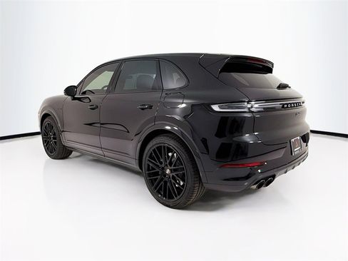 Used 2026 Porsche Cayenne Turbo image 3
