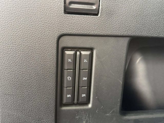 Used 2020 Ford Expedition XLT w/ Equipment Group 202A AWD/4WD image 7