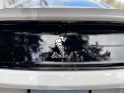 Used 2022 Ford Mustang Shelby GT500 w/ Carbon Fiber Track Pack image 7