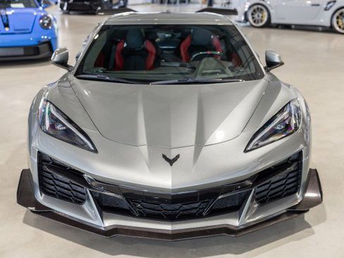 Used 2023 Chevrolet Corvette Z06 w/ Z07 Performance Package image 9