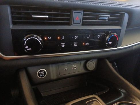 Used 2023 Nissan Rogue S FWD image 21
