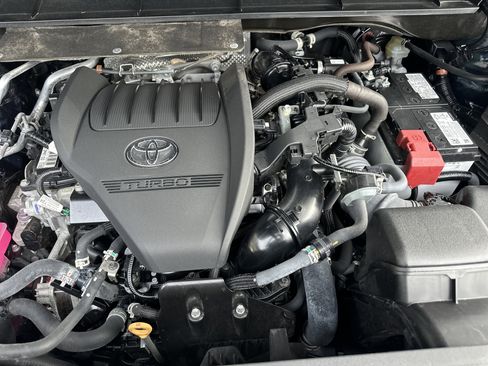 Used 2023 Toyota Highlander XLE image 9