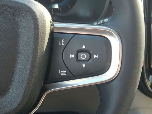 Certified 2023 Volvo XC40 B5 Plus w/ Protection Package Premier image 24