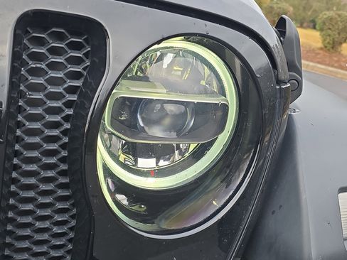 Used 2021 Jeep Wrangler Unlimited Willys image 30