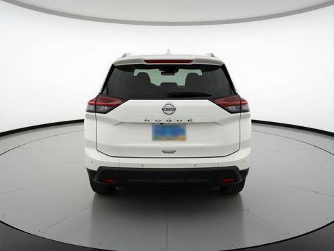 Used 2025 Nissan Rogue SV image 7