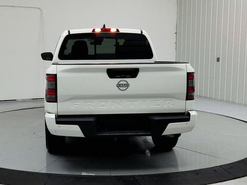 Used 2025 Nissan Frontier SV w/ SV Convenience Package image 6