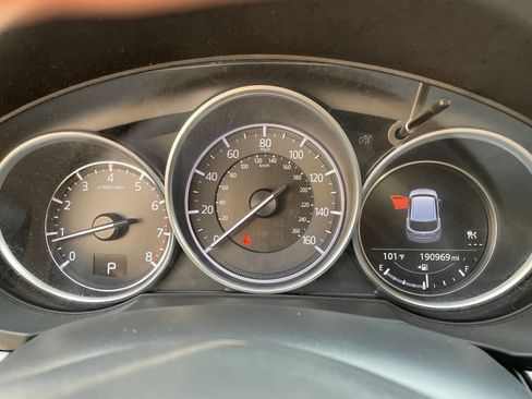 Used 2018 MAZDA CX-5 Touring w/ Preferred Equipment Package FWD image 10