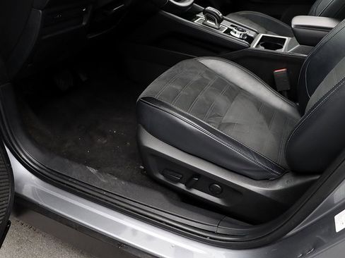 Used 2024 Mitsubishi Outlander SE image 25