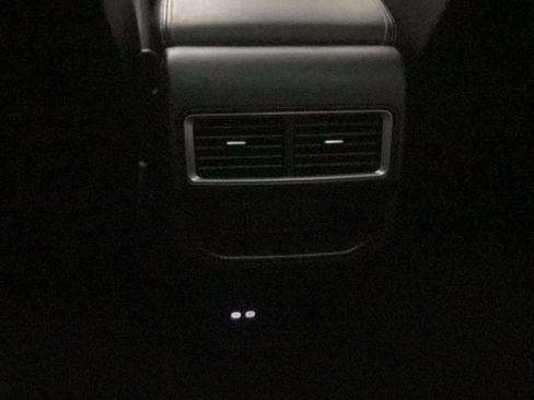Used 2024 Volkswagen Atlas Cross Sport SE w/ Panoramic Sunroof Package FWD image 18