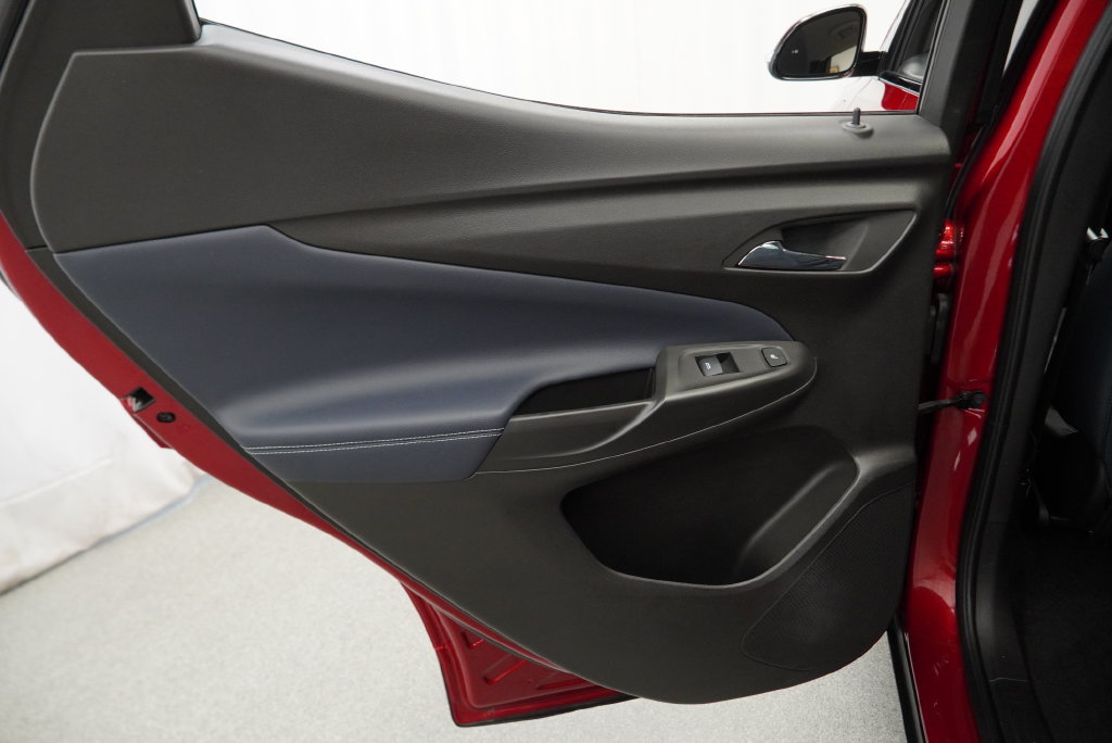 Used 2023 Chevrolet Bolt EUV Premier FWD image 33