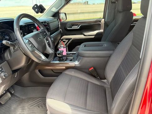 Used 2022 Chevrolet Silverado 1500 LT Trail Boss w/ Convenience Package II AWD/4WD image 6