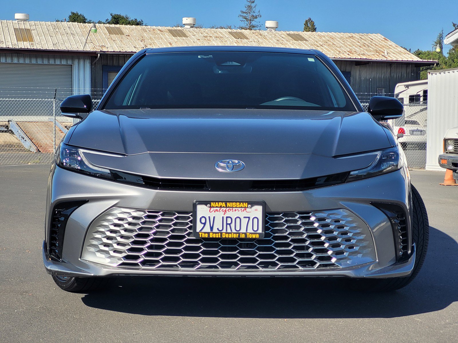 Used 2025 Toyota Camry XSE FWD image 2