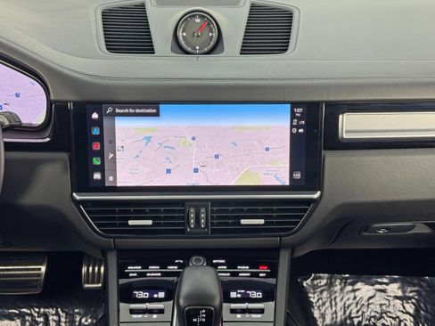 Used 2023 Porsche Cayenne S Platinum image 24