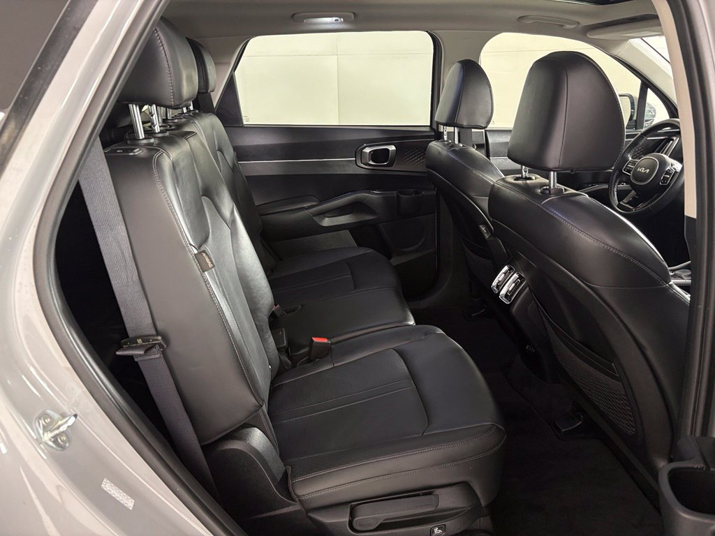 Used 2025 Kia Sorento S w/ Panoramic Sunroof Package FWD image 45
