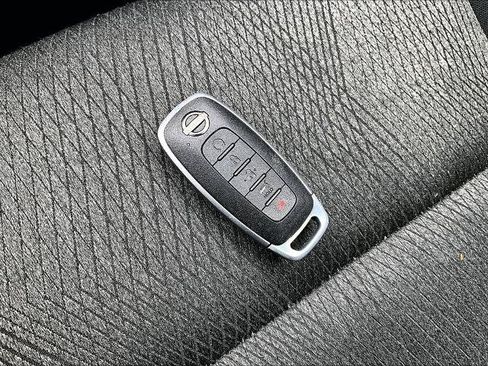Certified 2026 Nissan Rogue SV AWD/4WD image 30