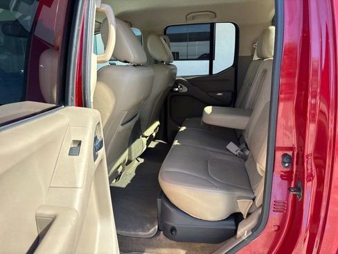 Used 2011 Nissan Frontier SL image 18