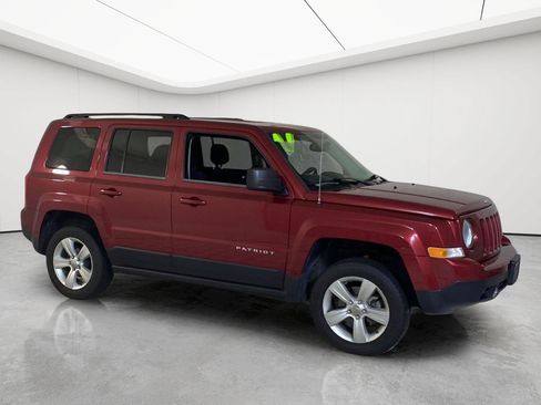 Used 2016 Jeep Patriot Latitude AWD/4WD image 17