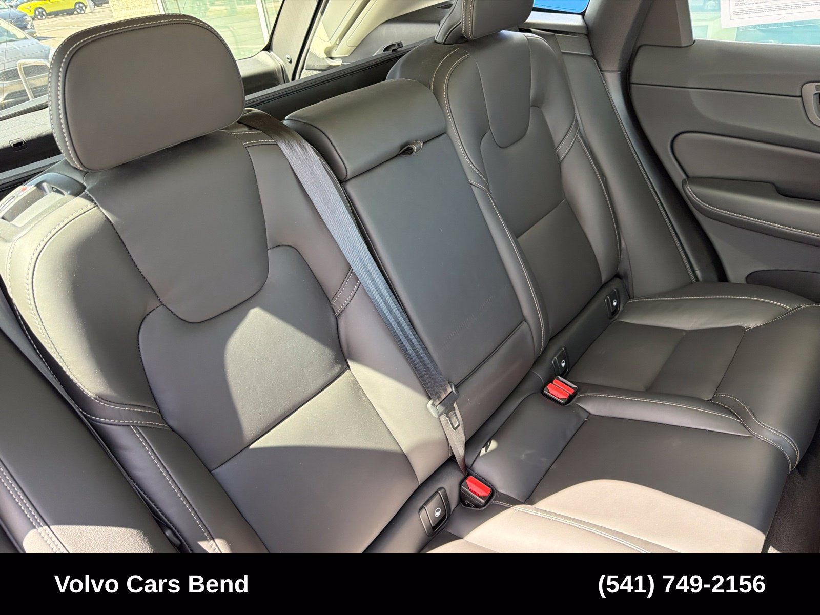 Used 2023 Volvo XC60 B5 Ultimate w/ Climate Package AWD/4WD image 24