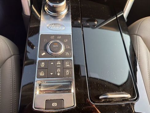 Used 2018 Land Rover Discovery HSE AWD/4WD image 27