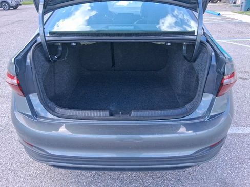 Used 2025 Volkswagen Jetta SE FWD image 22