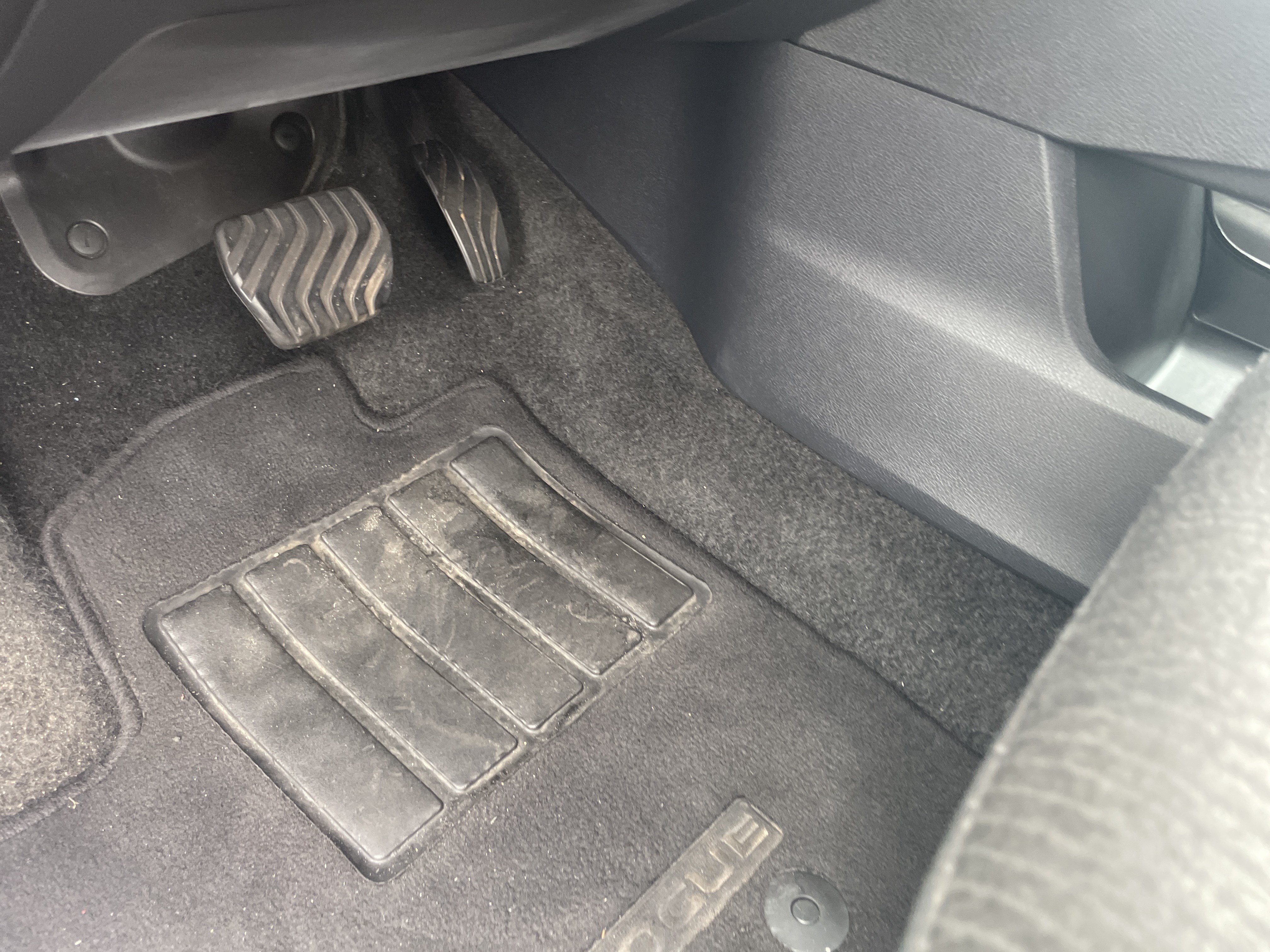 Used 2025 Nissan Rogue SV AWD/4WD image 17
