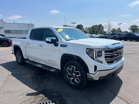 Used 2024 GMC Sierra 1500 SLT w/ SLT Premium Plus Package AWD/4WD image 3
